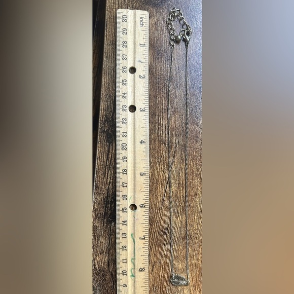 Gold /Chrome Leaf Necklace (Like New - Great Condition) ⚜️🍁🍂 - Picture 4 of 4